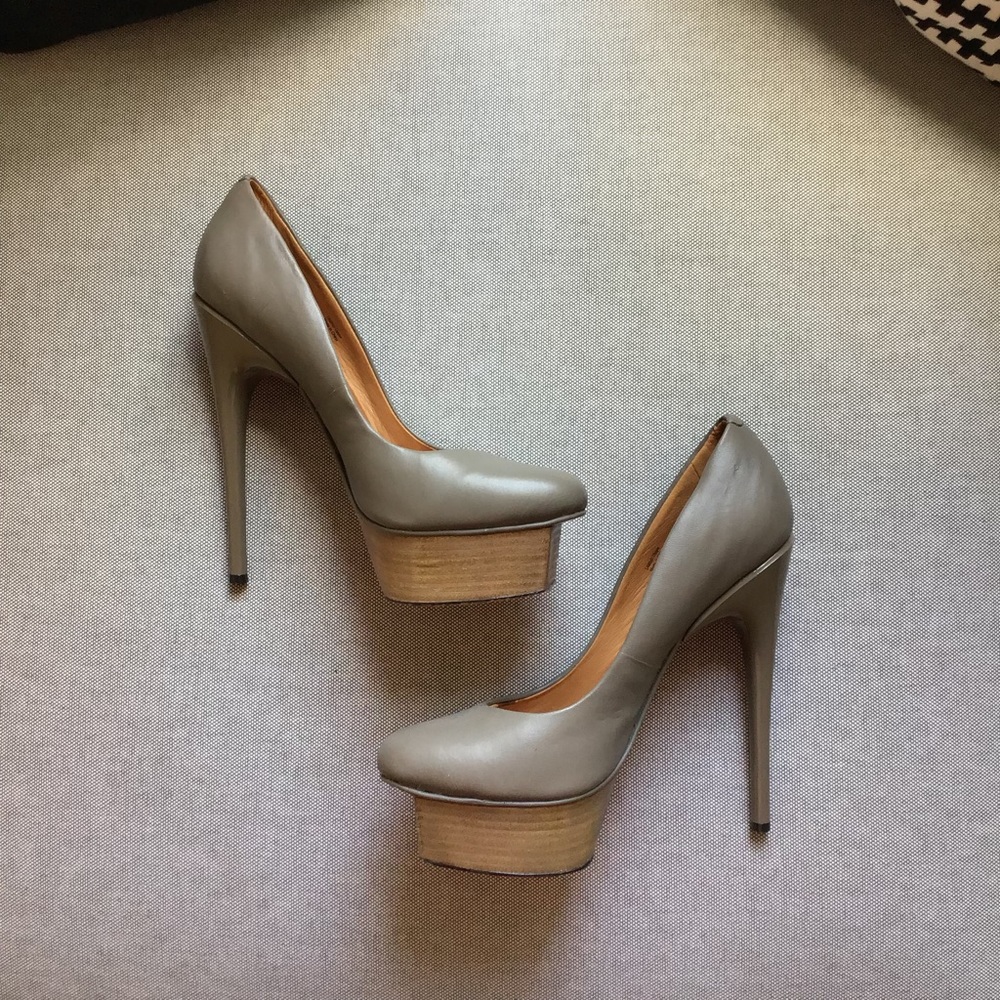 L.A.M.B. Platform Grey/Olive Platforms Size 9